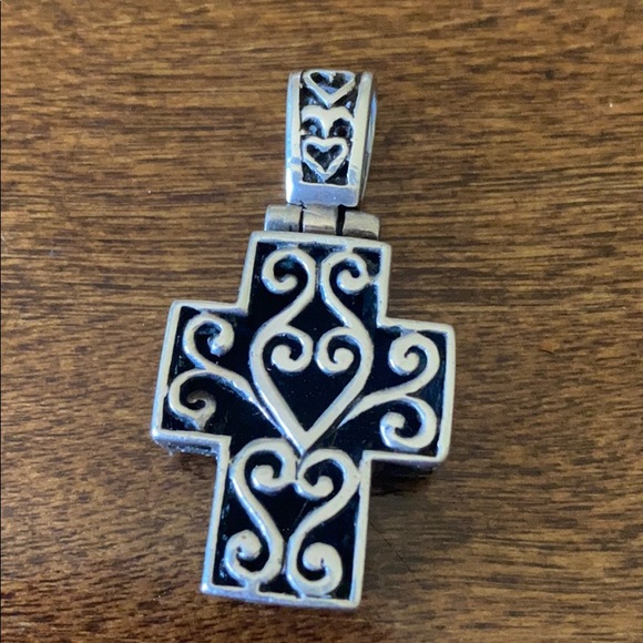 Sterling Silver black onyx’s stone cross - Picture 4 of 5